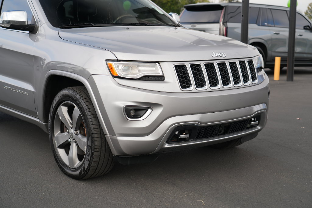 Used 2015 Jeep Grand Cherokee Overland w/ Advanced Technology Group AWD/4WD image 6