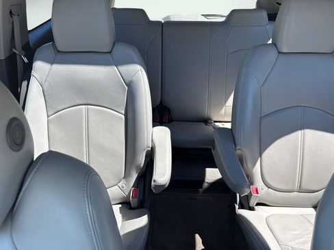 Used 2017 Chevrolet Traverse LT AWD/4WD image 19