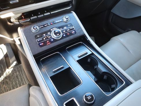 Used 2020 Lincoln Aviator Reserve w/ Equipment Group 202A image 36