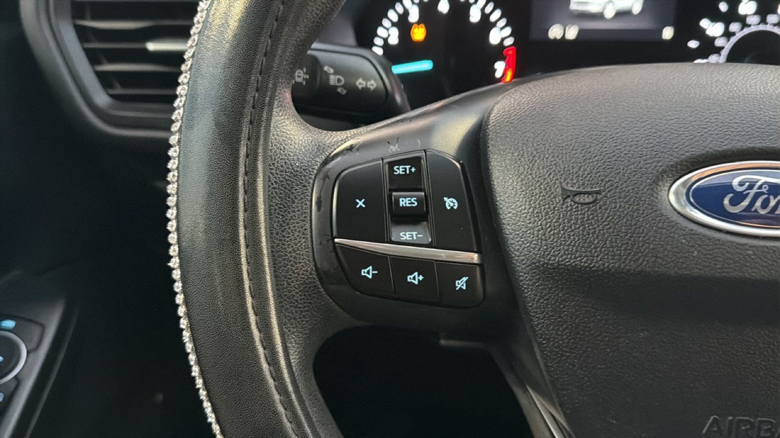 Used 2021 Ford Escape SE w/ SE Sport Appearance Package FWD image 18