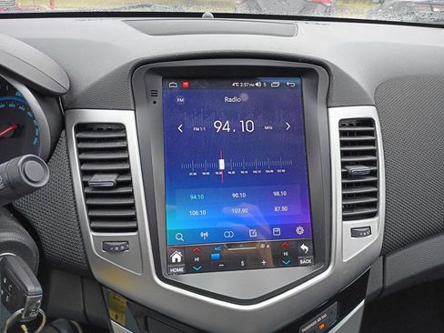 Used 2015 Chevrolet Cruze LT image 13