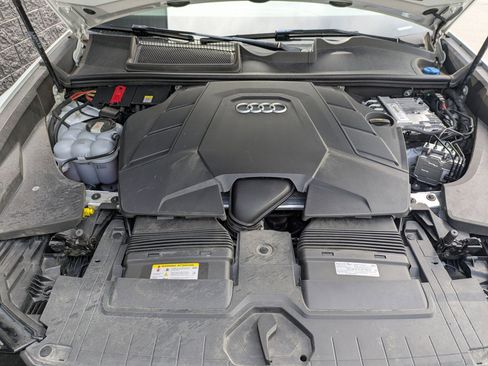 Used 2022 Audi Q8 Prestige AWD/4WD image 31