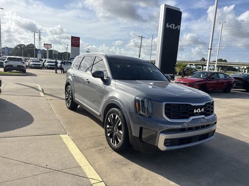 Used 2024 Kia Telluride SX w/ Towing Package FWD image 8