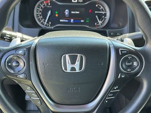 Used 2023 Honda Ridgeline Sport image 11