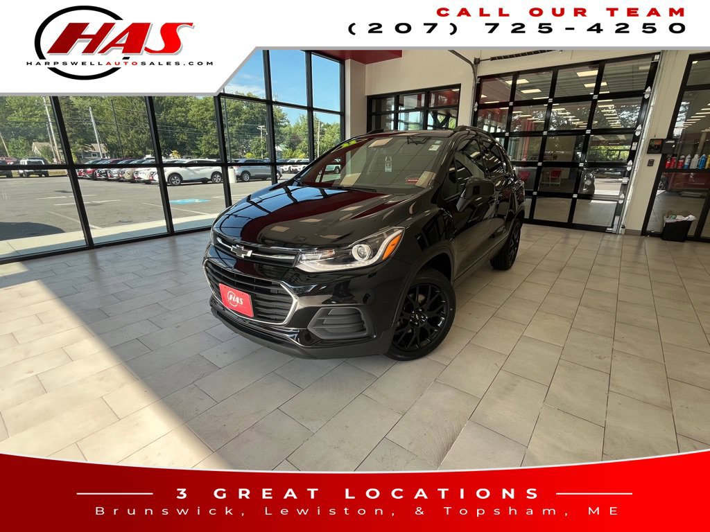 Used 2022 Chevrolet Trax LT w/ Midnight Edition AWD/4WD image 2
