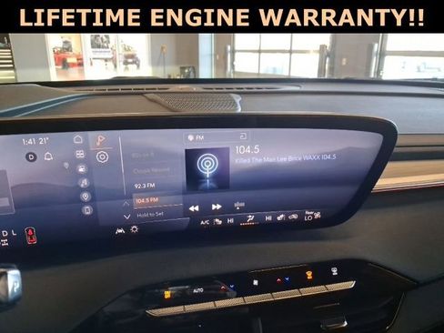 Used 2025 Buick Enclave Preferred image 11