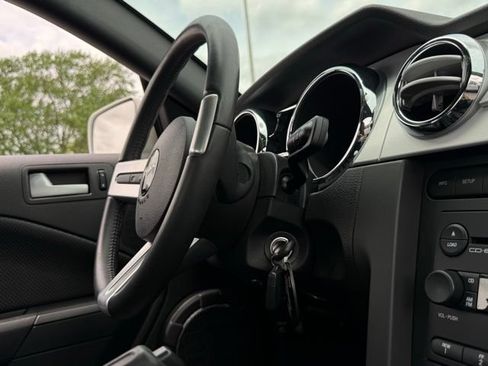 Used 2007 Ford Mustang GT RWD image 25