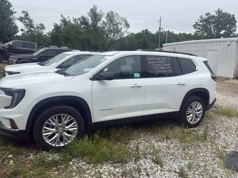 Used 2026 GMC Acadia Elevation w/ Elevation Premium Package FWD image 1
