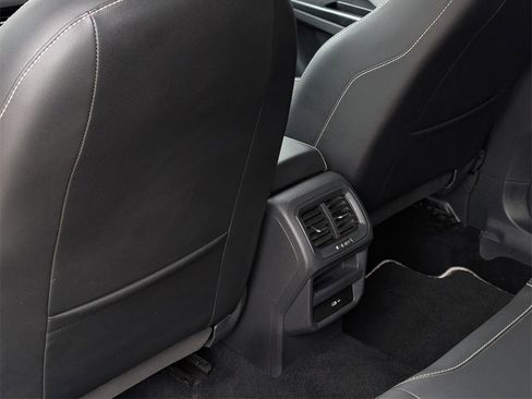 Used 2023 Volkswagen Taos SE w/ Panoramic Sunroof Package image 34