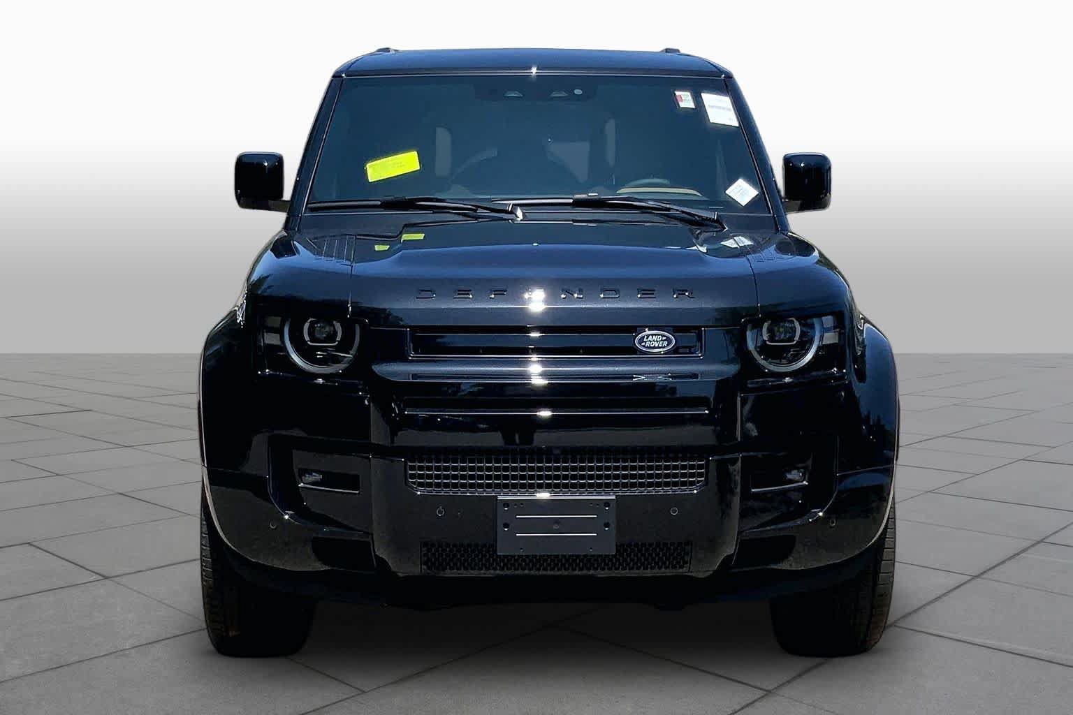 Used 2026 Land Rover Defender 110 X-Dynamic SE AWD/4WD image 2