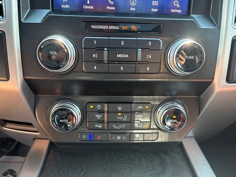 Used 2020 Ford F150 Platinum w/ Equipment Group 701A Luxury AWD/4WD image 18
