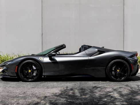Used 2024 Ferrari SF90 Spider AWD/4WD image 2