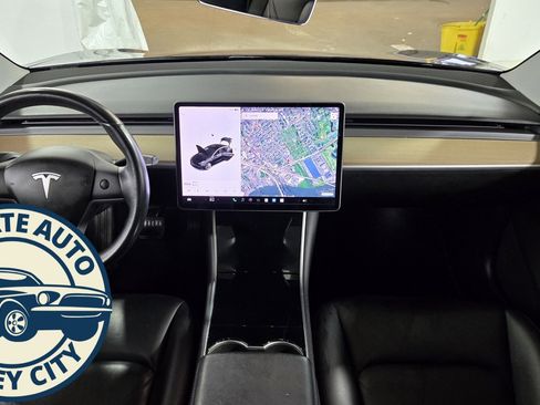 Used 2018 Tesla Model 3 Long Range image 29