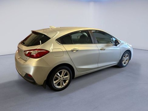 Used 2017 Chevrolet Cruze LT FWD image 8