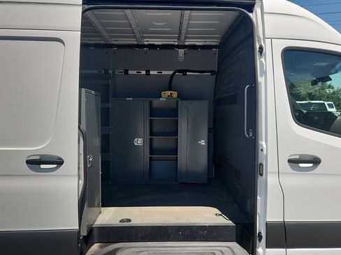 Used 2020 Mercedes-Benz Sprinter 2500 image 18