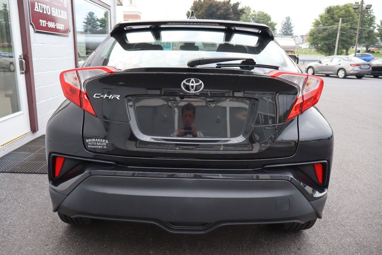 Used 2020 Toyota C-HR XLE FWD image 3