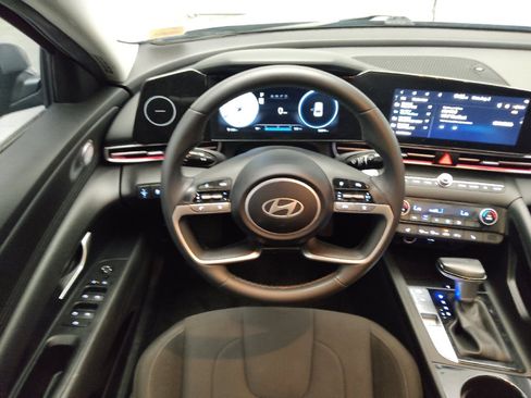 Used 2024 Hyundai Elantra SEL w/ Convenience Package FWD image 22