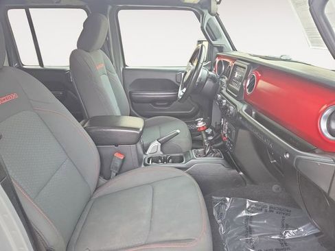 Used 2018 Jeep Wrangler Unlimited Rubicon w/ Safety Group image 15
