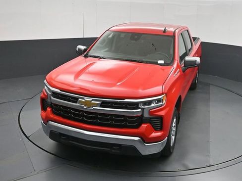 Used 2025 Chevrolet Silverado 1500 LT AWD/4WD image 34