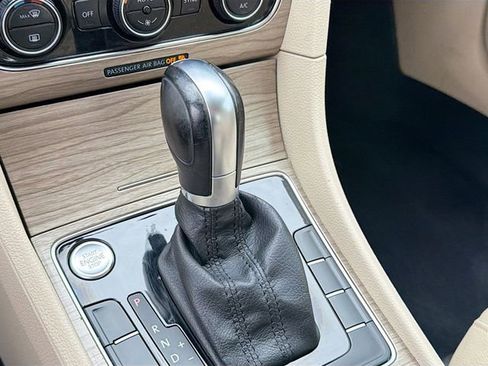 Used 2017 Volkswagen Passat 1.8T SE image 16