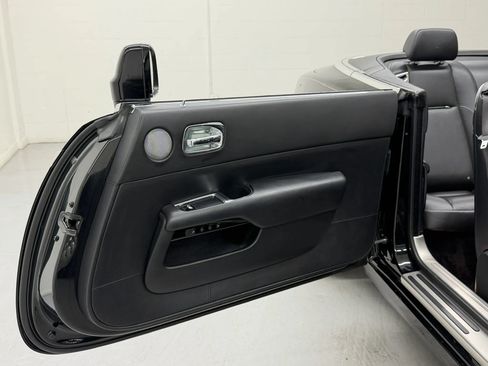 Used 2017 Rolls-Royce Dawn RWD image 30