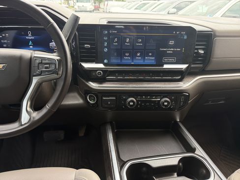 Used 2024 Chevrolet Silverado 2500 LTZ w/ LTZ Convenience Package AWD/4WD image 30