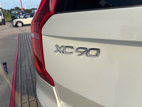 Used 2016 Volvo XC90 T6 Momentum image 26