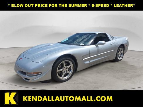Used 2001 Chevrolet Corvette Coupe w/ Preferred Equipment Group2 RWD image 1