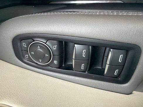 Used 2018 Cadillac XT5 Premium Luxury AWD/4WD image 11