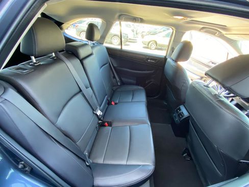 Used 2017 Subaru Outback 3.6R Limited AWD/4WD image 23