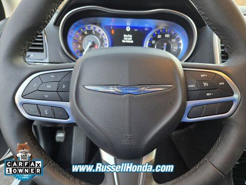 Used 2023 Chrysler 300 Touring L image 36