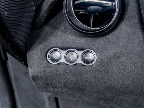 Used 2024 McLaren 750S Spider image 45