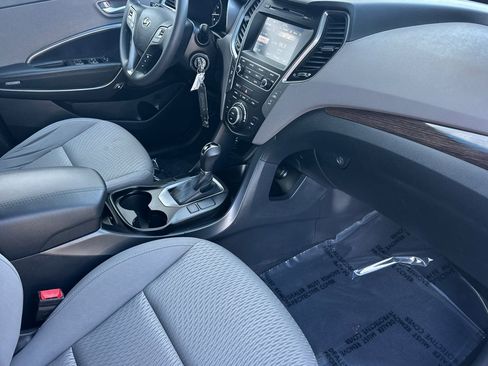 Used 2017 Hyundai Santa Fe Sport FWD image 19