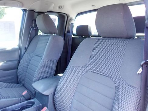 Used 2018 Nissan Frontier SV RWD image 22