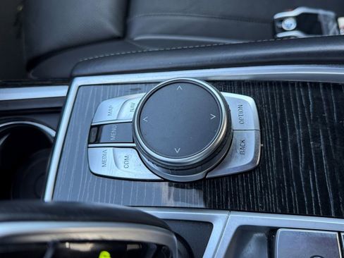 Used 2022 BMW 740i xDrive w/ Luxury Rear Seating Package image 31