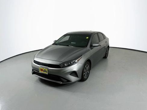 Used 2024 Kia Forte LXS FWD image 5
