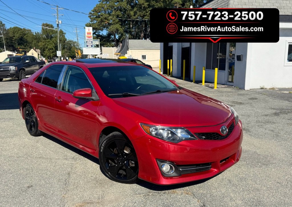 Used 2012 Toyota Camry SE FWD image 1