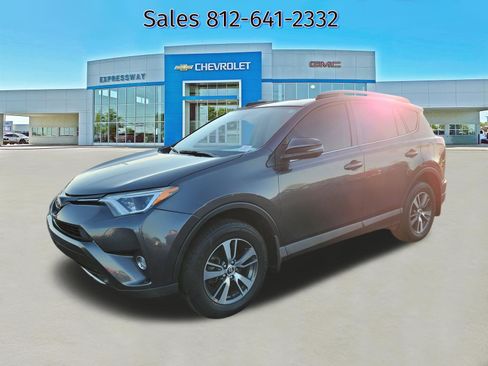 Used 2018 Toyota RAV4 XLE image 3