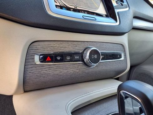 Used 2023 Volvo XC90 B6 Plus AWD/4WD image 14