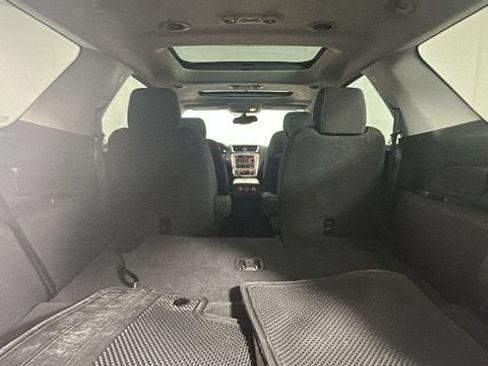 Used 2015 GMC Acadia SLE FWD image 24
