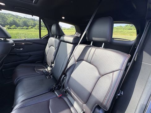 Used 2025 Honda Pilot Black Edition image 20