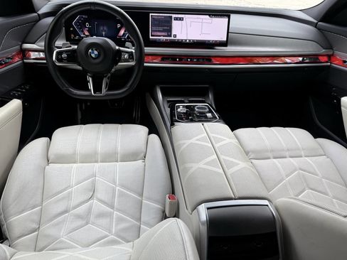 Used 2023 BMW 760i xDrive AWD/4WD image 28