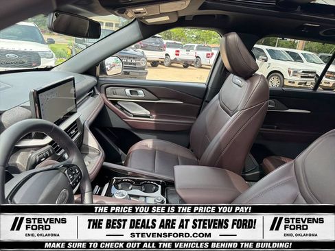 Used 2025 Ford Explorer Platinum AWD/4WD image 17