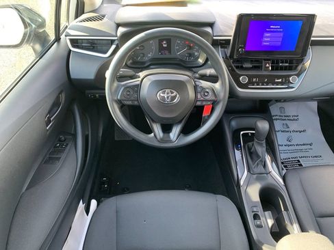 Used 2025 Toyota Corolla LE image 18