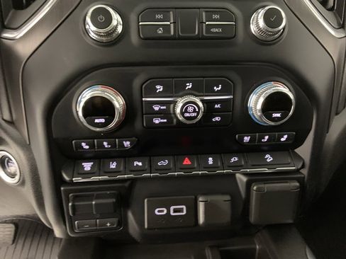 Used 2020 GMC Sierra 2500 AT4 w/ AT4 Premium Package image 14