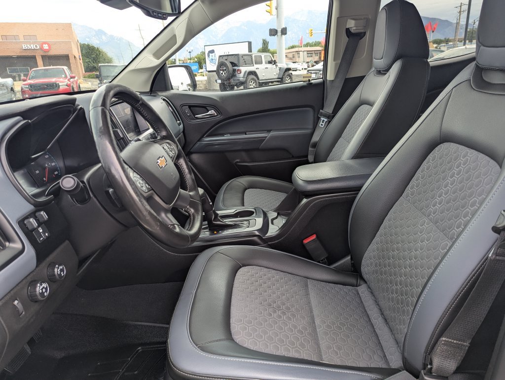 Used 2021 Chevrolet Colorado Z71 w/ Safety Package AWD/4WD image 24