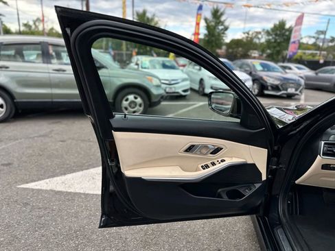 Used 2021 BMW 330i xDrive Sedan w/ Convenience Package image 11