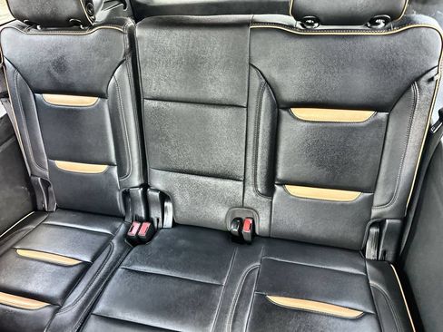 Used 2022 GMC Yukon XL AT4 AWD/4WD image 18