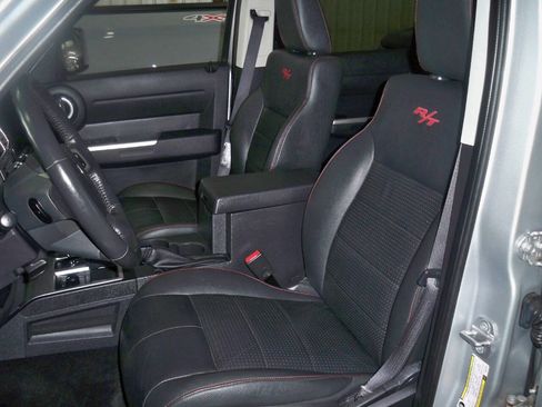 Used 2009 Dodge Nitro R/T image 8