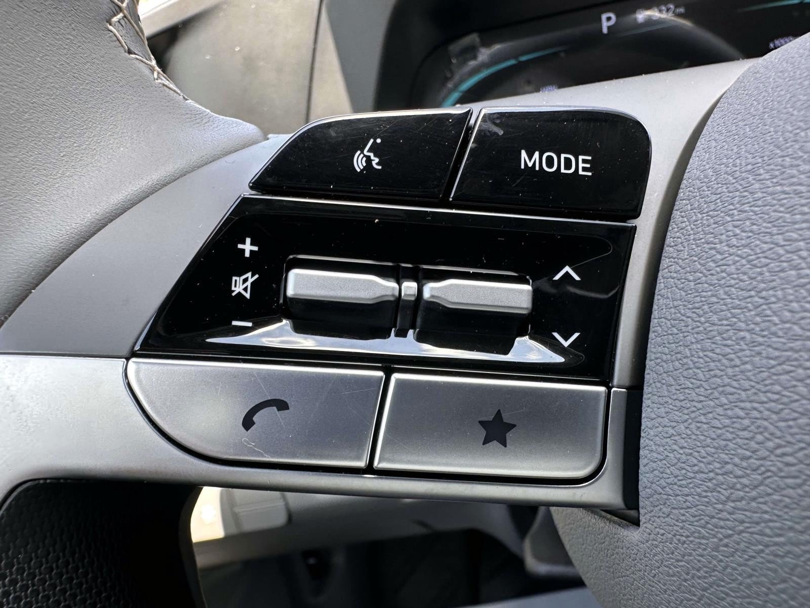 Used 2025 Hyundai Elantra Sport FWD image 16